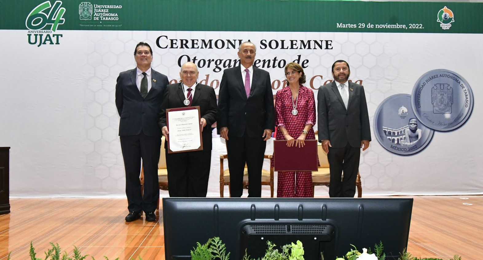 Reciben Jorge Abdo Y Dolores Delgado Doctorados Honoris Causa Por La Ujat