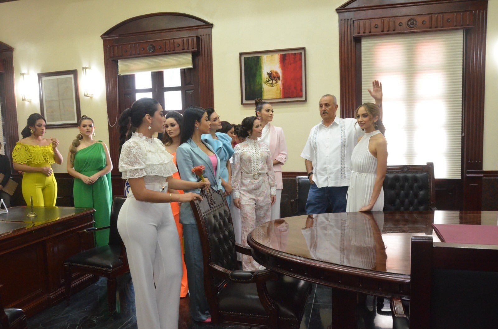 Rumbo a la Feria Tabasco 2023, en Palacio de Gobierno recibe Carlos