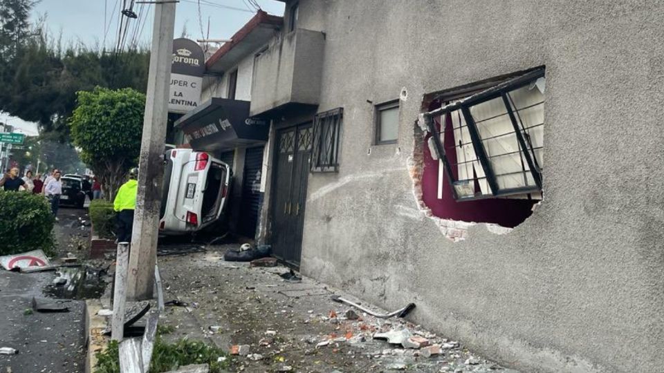 Conductor pierde el control y choca contra una casa – Novedades de Tabasco